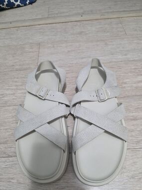 Chaco Women's Cream Cross-Strap Buckle Sandals
